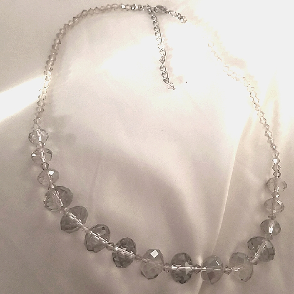 Vtg AB Crystal and faceted beaded hand strung stunning necklace